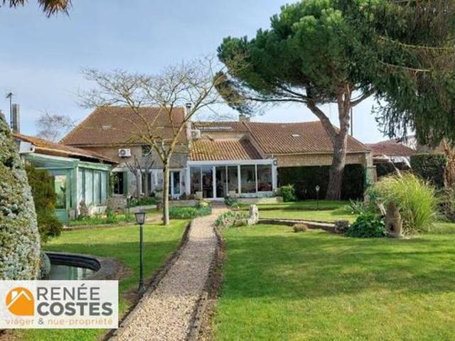 Vente Propriété 7 pièces 270 m2 Rochefort