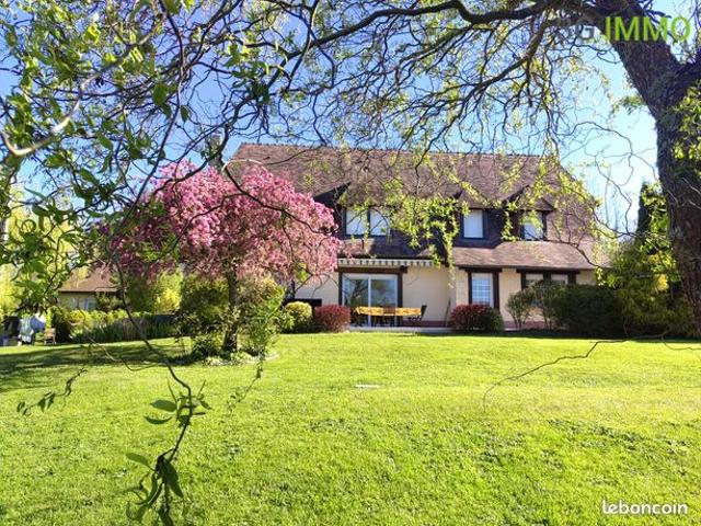Vente | Propriété | 7p | 4ch | 190.00 m² | Pont l'Évêque | Expo Est/Nord/Ouest/Sud | Terrasse · Jardin