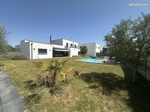 Vente | Propriété | 7p | 5ch | 206 m² | Orcet | Terrasse · Balcon · Piscine