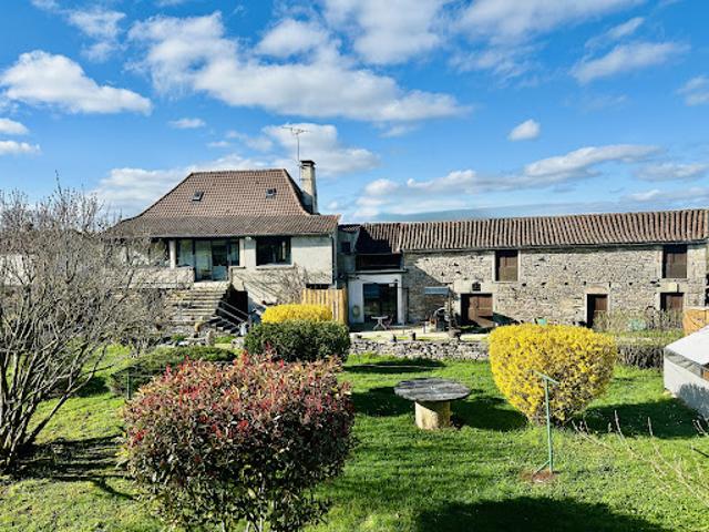 Vente Propriété 4 pièces 111 m2 Varaire