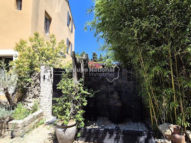 Vente Propriété 4 pièces 160 m2 Courthézon