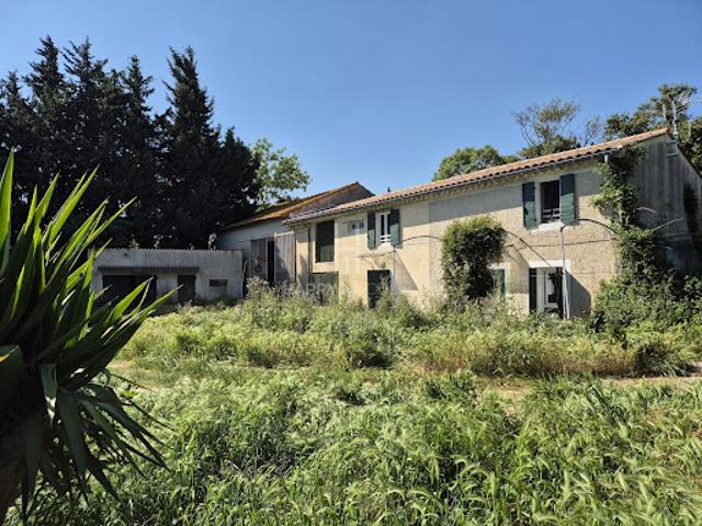 Vente Propriété 4 pièces Arles