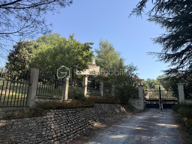 Vente Propriété 5 pièces 130 m2 Malataverne