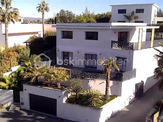 Vente Propriété 5 pièces 195 m2 Saint aygulf