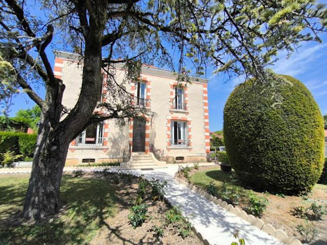 Vente Propriété 6 pièces 146 m2 Saint Fraigne