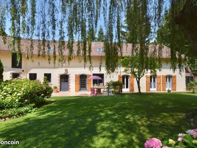Vente | Propriété | 6p | 3ch | 173 m² | Garnay | Terrasse · Jardin · Piscine