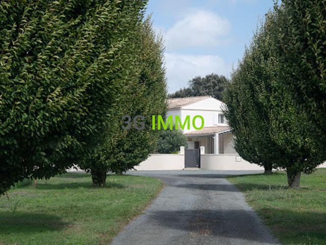 Vente Propriété 8 pièces 168 m2 Saint Agnant