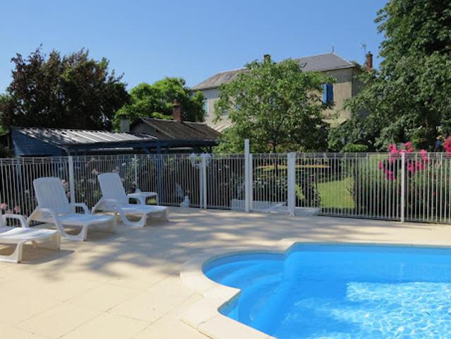 Vente Propriété 8 pièces 162 m2 Fontenay le Comte