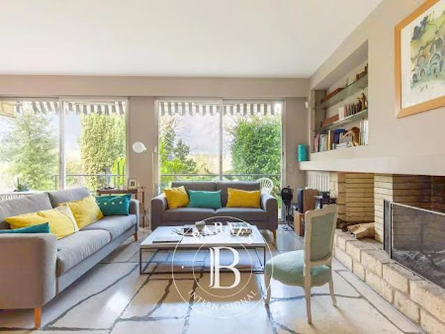 Vente Propriété 8 pièces 174.92 m2 Saint Germain en Laye