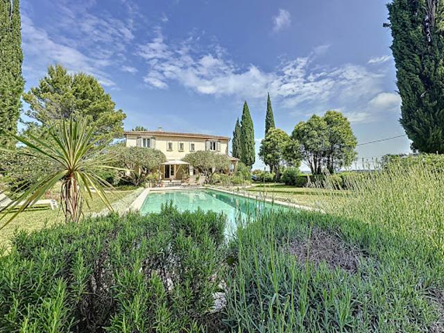 Vente Propriété 8 pièces 177 m2 Uzès