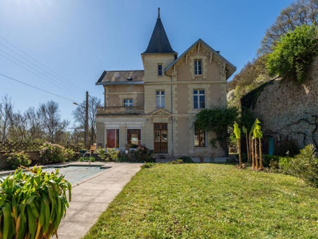 Vente Propriété 8 pièces 210 m2 Saint Etienne de Chigny