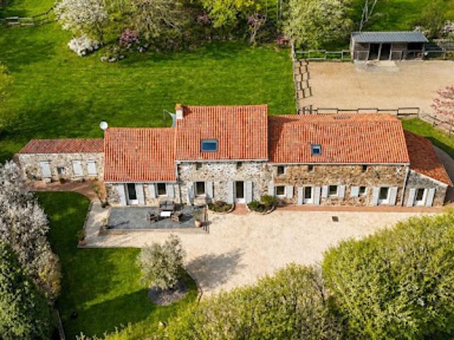 Vente Propriété 8 pièces 235 m2 Cholet
