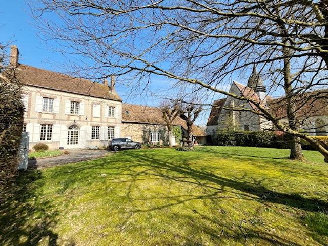 Vente Propriété 8 pièces 230 m2 Sens