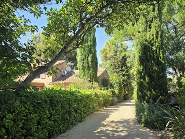 Vente Propriété 8 pièces 245 m2 Arles