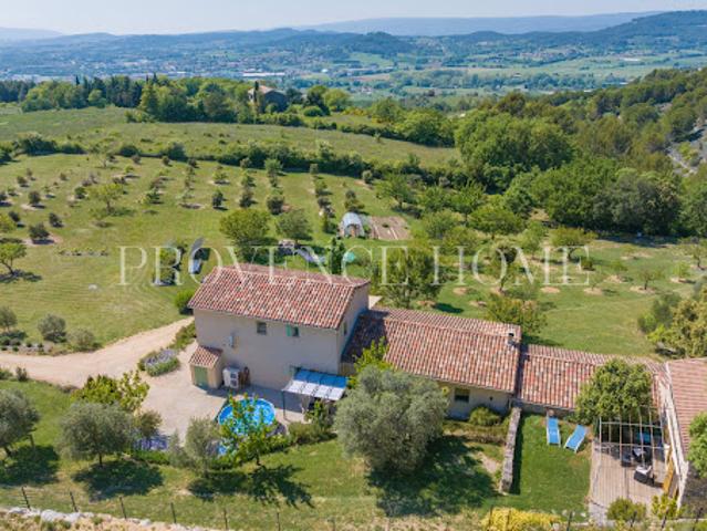 Vente Propriété 8 pièces 270 m2 Apt