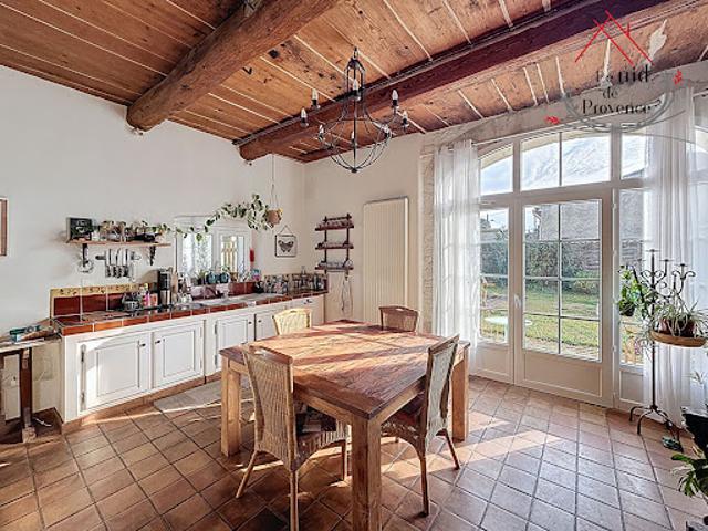 Vente Propriété 8 pièces 271.42 m2 Montfavet