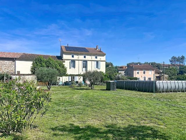 Vente Propriété 8 pièces 280 m2 Pierrerue