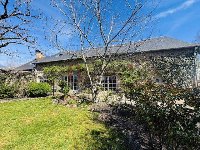 Vente Propriété 8 pièces 282 m2 Chamboulive