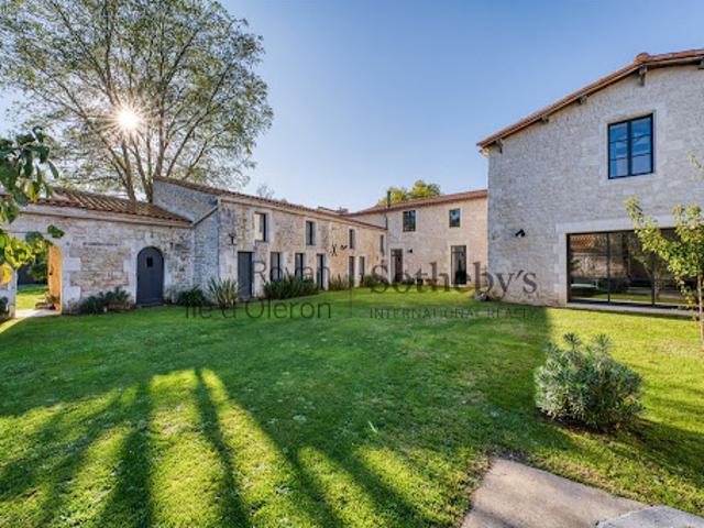 Vente Propriété 8 pièces 302 m2 Marennes