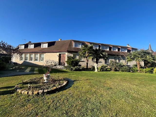 Vente Propriété 8 pièces 313 m2 Chamouille