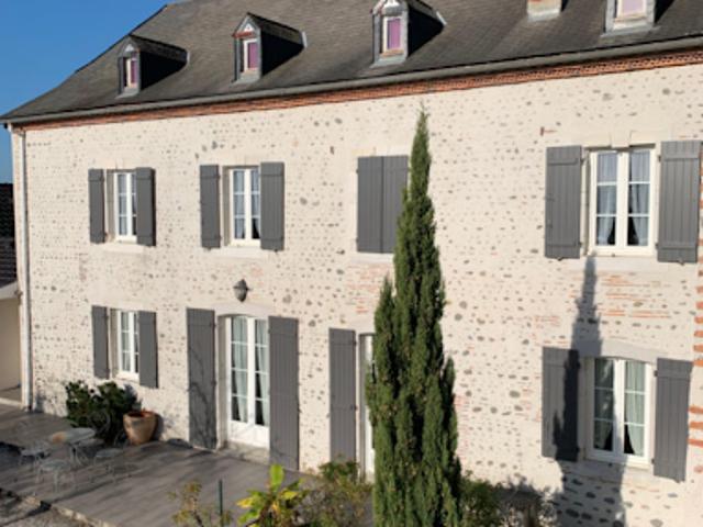 Vente Maison 8 pièces 350 m2 Lescar