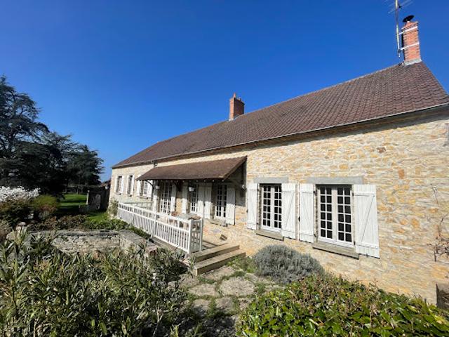 Vente Propriété 8 pièces Saint Amand Montrond