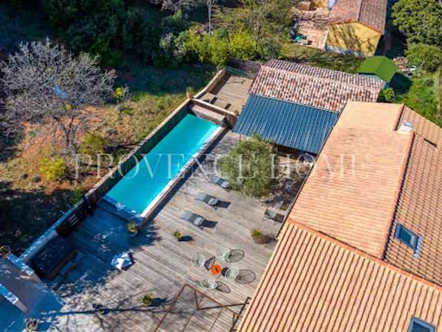 Vente Propriété 9 pièces 215 m2 Roussillon