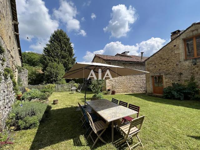 Vente Propriété 9 pièces 238 m2 Nanteuil en Vallée