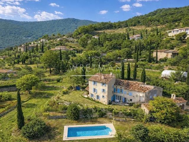 Vente Propriété 9 pièces 230 m2 Seillans
