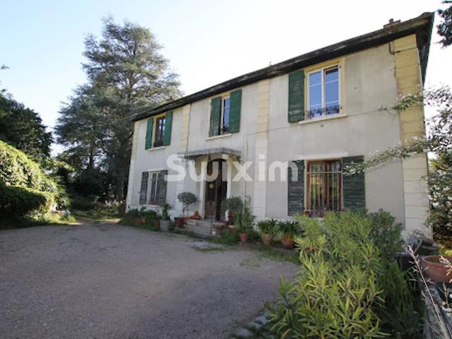 Vente Propriété 9 pièces 240 m2 Ecully