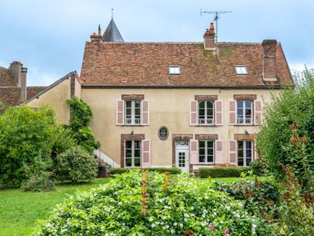 Vente Propriété 9 pièces 250 m2 Saint Sauveur en Puisaye