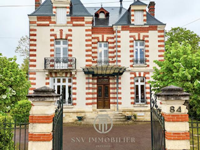 Vente Propriété 9 pièces 252 m2 Saint Amand Montrond