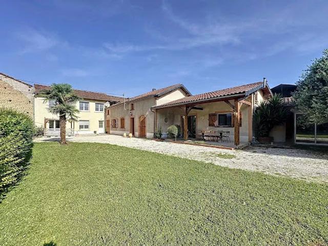 Vente Propriété 9 pièces 260 m2 Vic en Bigorre