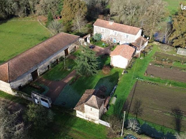 Vente Propriété 9 pièces 271 m2 Busserolles