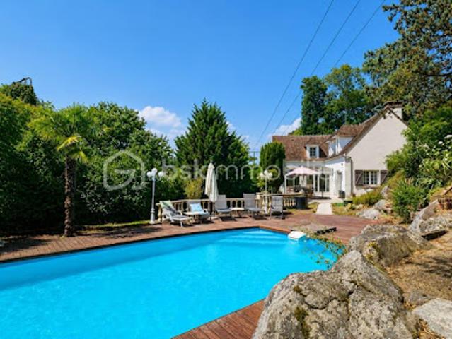 Vente Propriété 9 pièces 296 m2 Saint Pierre lès Nemours