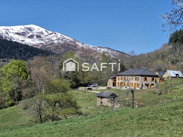 Vente Propriété 9 pièces 300 m2 Saurat
