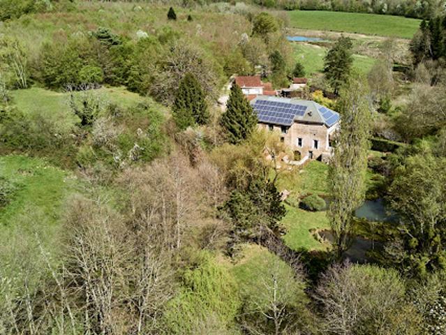 Vente Propriété 9 pièces 356 m2 Rioz