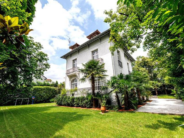 Vente Maison 9 pièces 380 m2 Pau