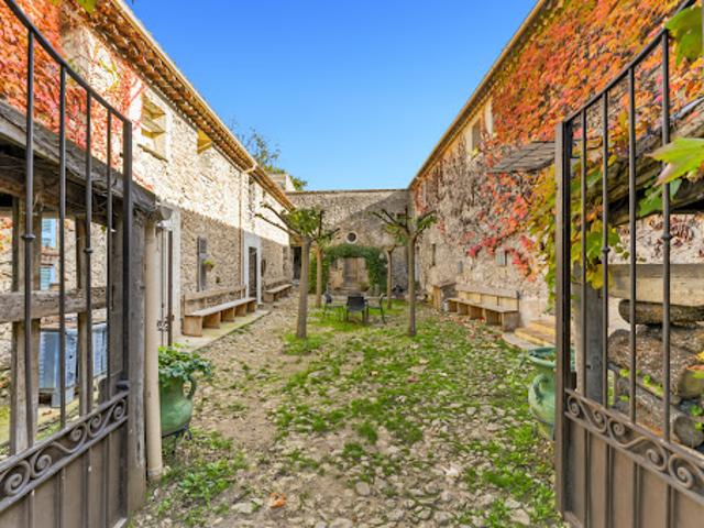 Vente Propriété 9 pièces 678 m2 Le Broc