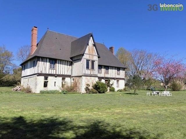 Vente | Propriété | 9p | 5ch | 320 m² | Pont l'Évêque | Expo Est/Nord/Ouest/Sud | Jardin · Piscine