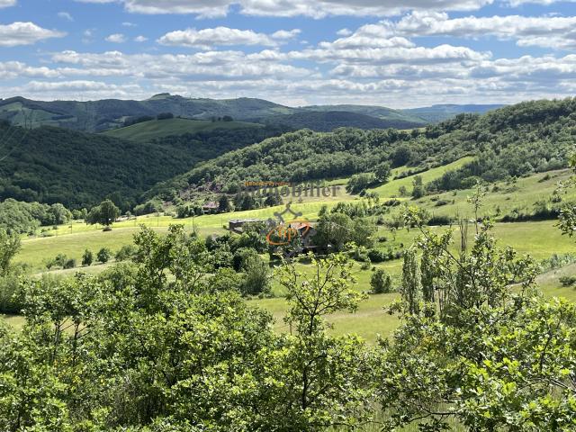 Vente propriété d'exception Saint Affrique Aveyron sur 45 hectares de terrains