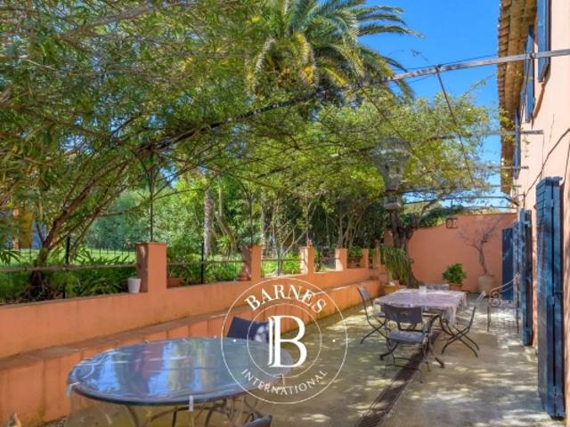 VENTE SANARY AUTHENTIQUE MAS PROVENCAL PARC PAYSAGER PISCINE
