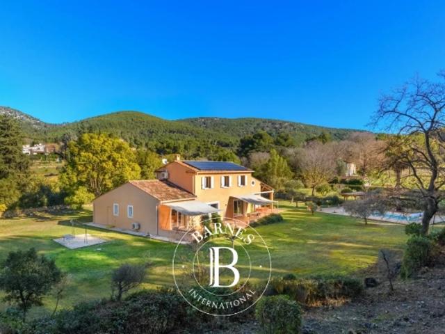 Vente Sanary Belle Propriété Parfait Etat Piscine