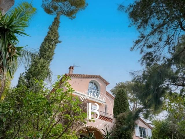 Vente, Sanary, Portissol, proche plage, maison de charme, 5 chambres, dans un écrin de verdure