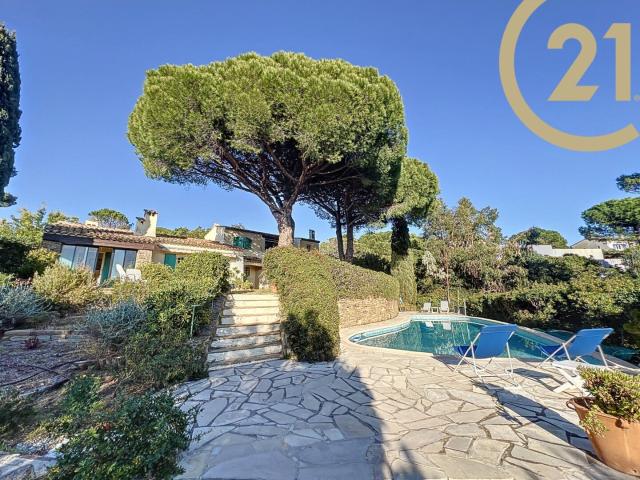 VENTE SAINT AYGULF VUE MER MAISON 7 PIECES DE 227.44M² AVE