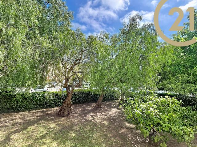 VENTE SAINT RAPHAËL Appartement T3 de 55.77m2 avec parking et cave