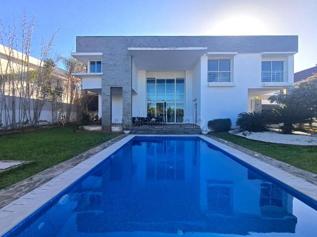 Vente spacieuse villa 800 m2 a bassatine el menzeh