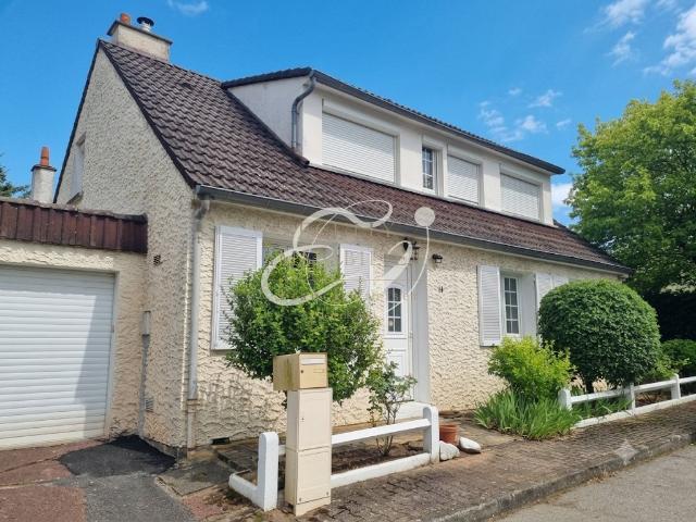 VENTE ST GENIS LAVAL 69230 EXCLUSIVITE AU CALME, CHARMANTE MAISON 5 CHAMBRES 126M2 TERRASSE ET JARDIN ARBO