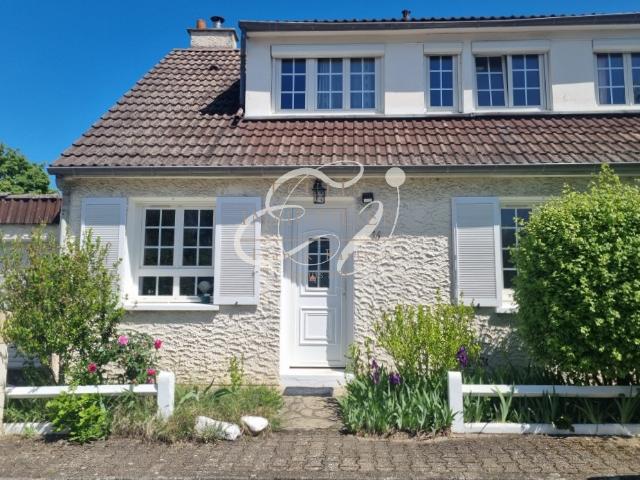 VENTE ST GENIS LAVAL 69230 EXCLUSIVITE AU CALME, CHARMANTE MAISON 5 CHAMBRES 126M2 TERRASSE ET JARDIN ARBO