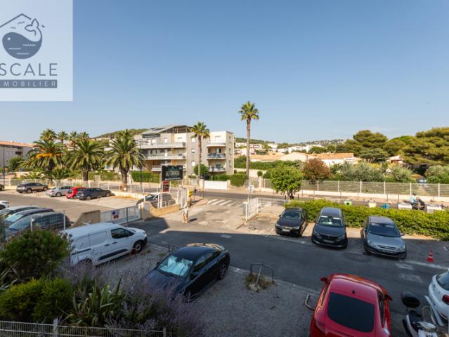 VENTE STUDIO CABINE + PARKING AUX QUILLES A SETE